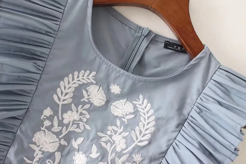 Женский комбинезон VOGUEIN белый без рукавов с цветочной вышивкой и круглым вырезом