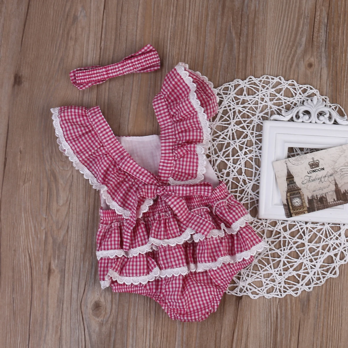 2017 Милая Одежда для новорожденных девочек красные клетчатые Ползунки с оборками