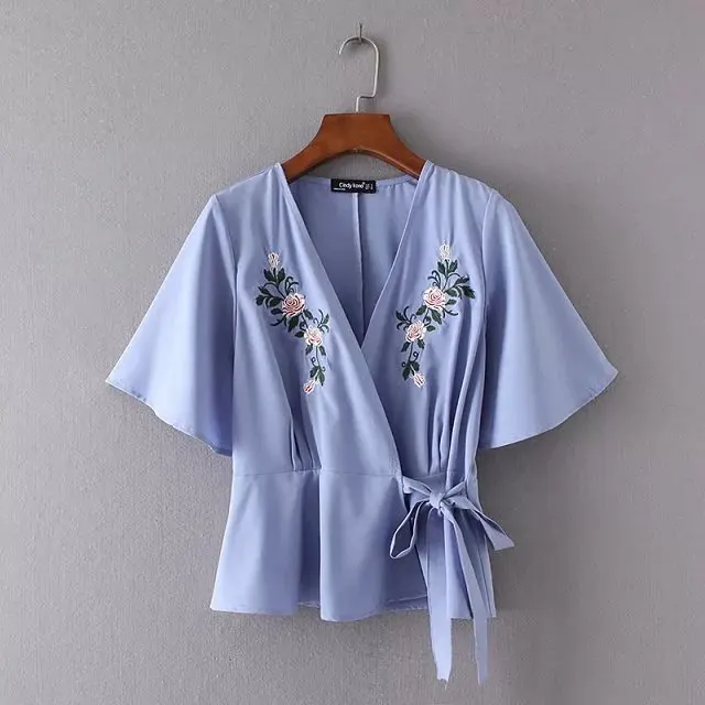 Блузка женская с коротким рукавом и цветочной вышивкой | Женская одежда