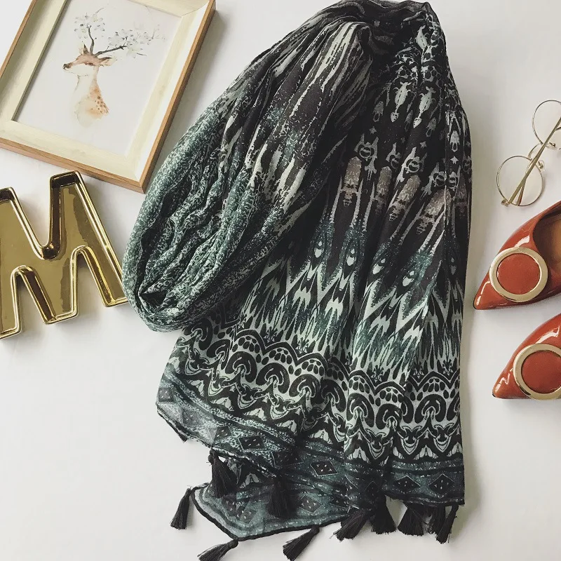 Fashion viscose totem pattern print colorfull tassels modal hijab women scarf/scarves wraps Muslim foulard bandana 10pcs/lot |