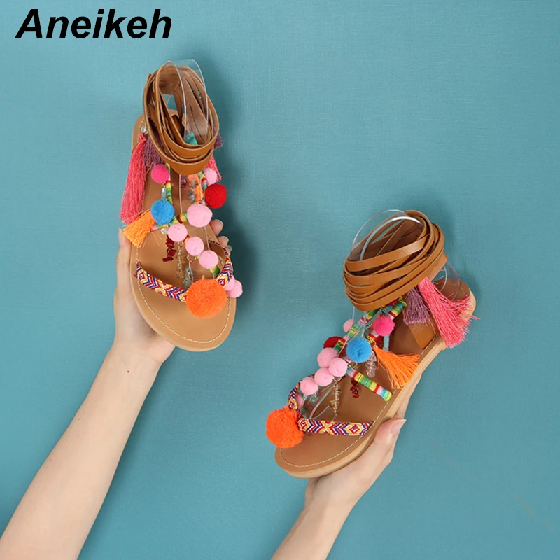 Aneikeh/Новинка года; Sandalias Pompones; замшевые сандалии-гладиаторы с помпонами; женские сандалии до колена на плоской подошве со шнуровкой; женская обувь; сезон лето; коричневый