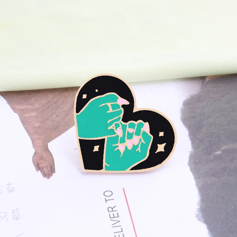 2 шт./компл. простые эмалированные броши для пар Пальчиковое сердце масло