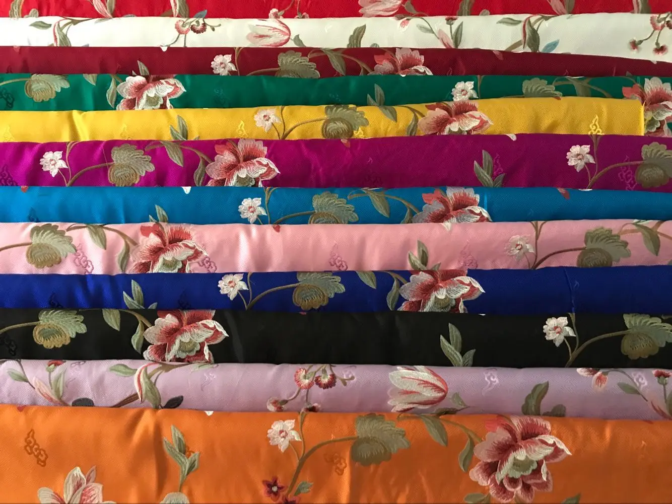 Silk embroidery brocade embroidery  silk flowers rich China kazahana cheongsam clothing fabric width 75
