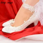 Туфли-лодочки женские свадебные, высокий каблук, цветочный жемчуг, пикантная обувь для невесты, белые