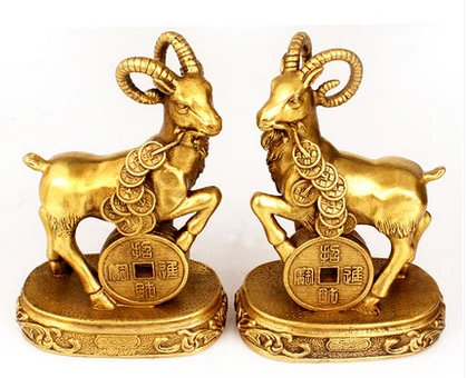 Китайский фэн шуй благоприятный овец/коз стоя на сокровище для богатства