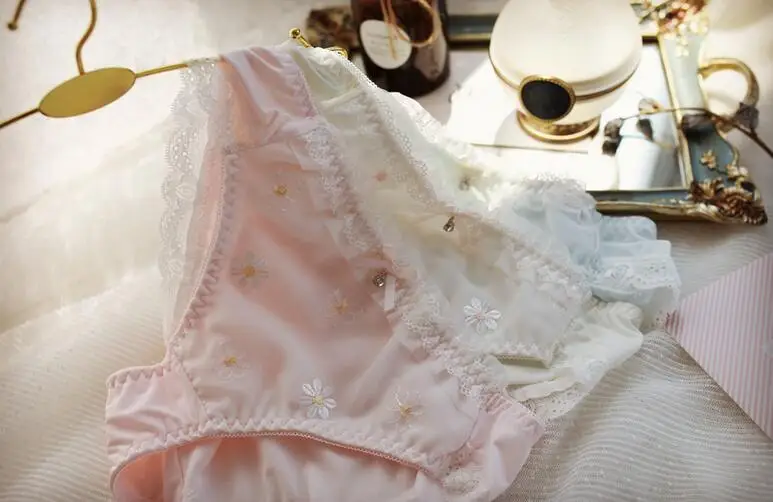 Реальные фотографии, Размеры M, L, XL, милые сексуальные шифоновые трусики в стиле Лолиты и принцессы с вышивкой и рюшами, нижнее белье 419