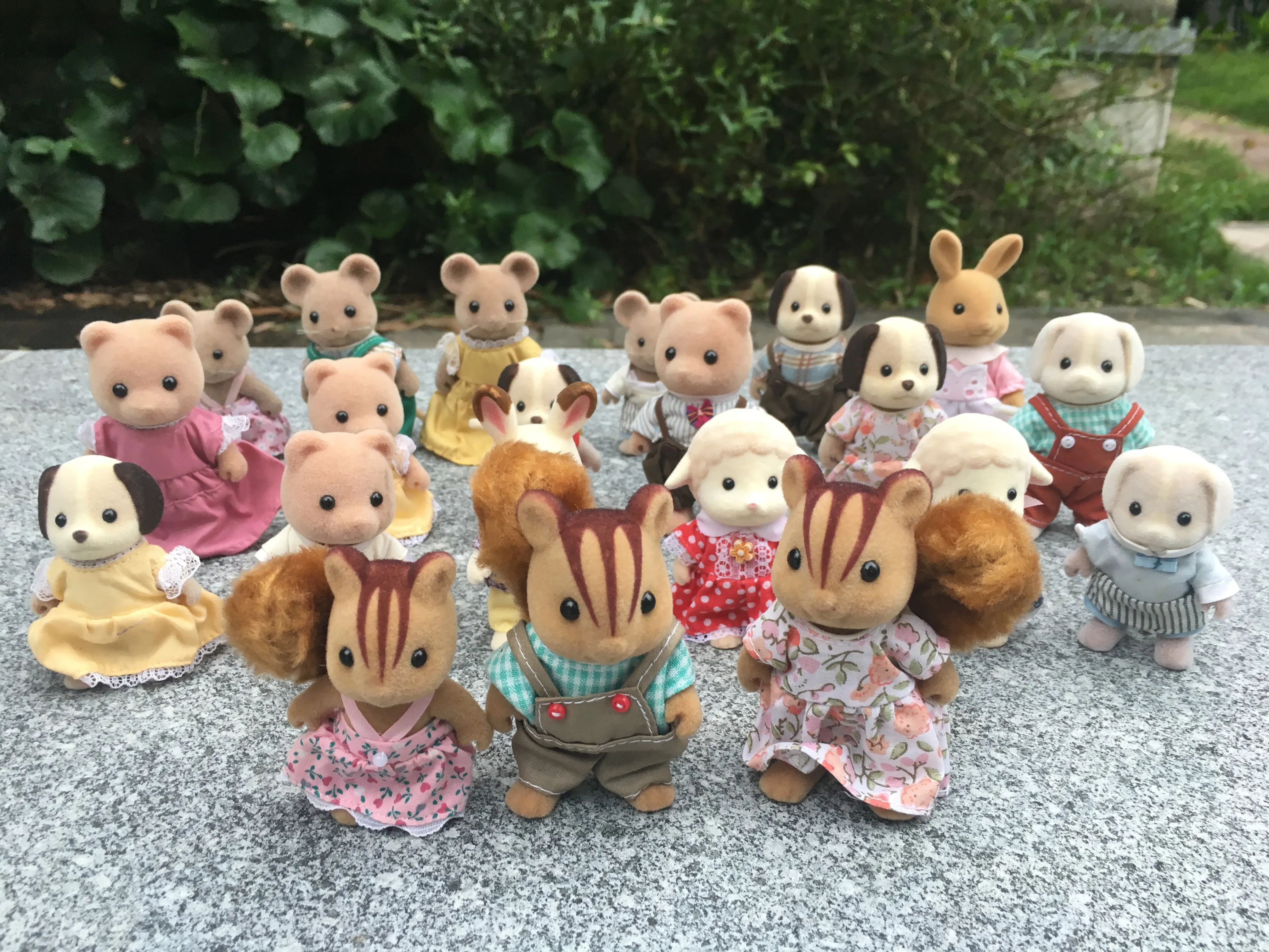 Geniune Sylvanian Families 10 шт. пушистые фигурки Набор собак/Squrriels/медведь/мышь/овца случайный без посылка