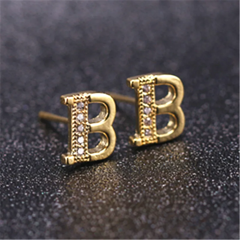 DoreenBeads новые модные ювелирные изделия 26 буквенный Алфавит мозаика Стразы золотистого цвета серьги-гвоздики для женщин девочек 1 пара