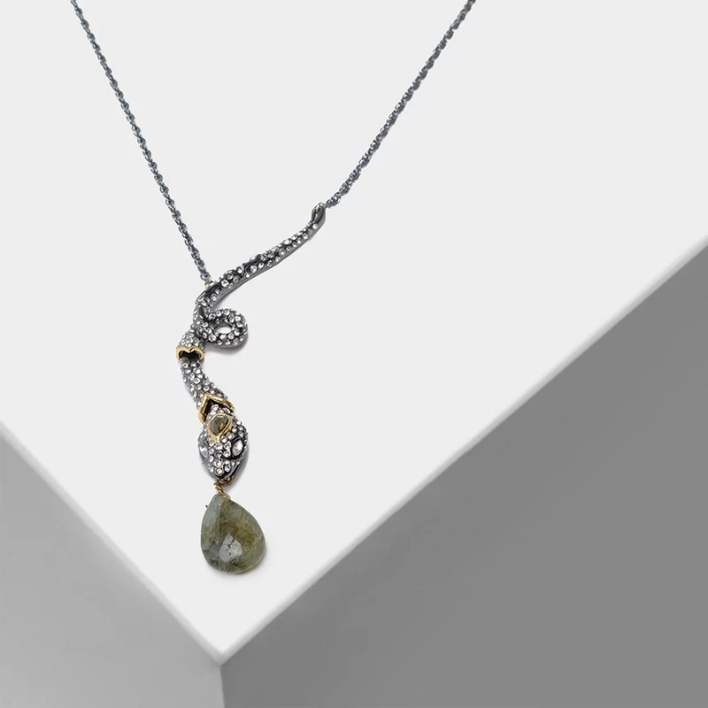 

Amorita boutique Snake water drop design shiny retro personality necklace