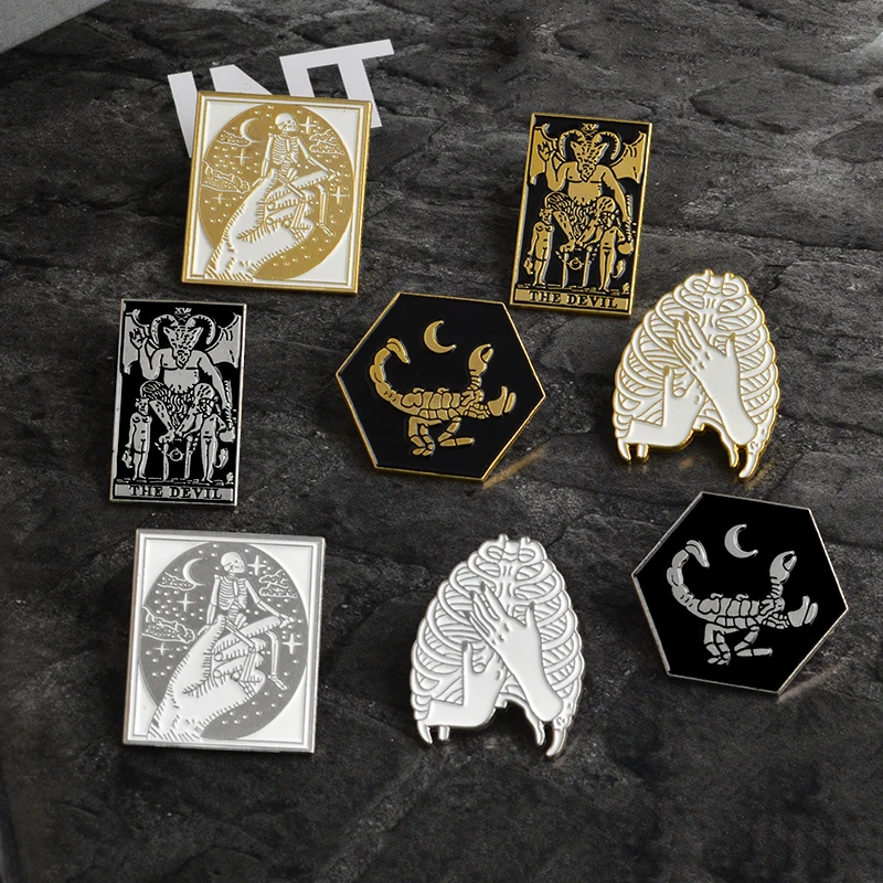 Дьявол булавки Diavolo Скорпион скелет череп Ribcage руки заколка на Хеллоуин брошь с