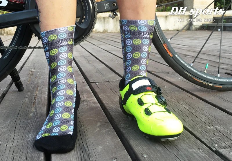 DH Спортивные Профессиональные брендовые велосипедные носки, защищающие ноги, цветные спортивные носки с принтом, высокое качество, носки для велосипеда, бега
