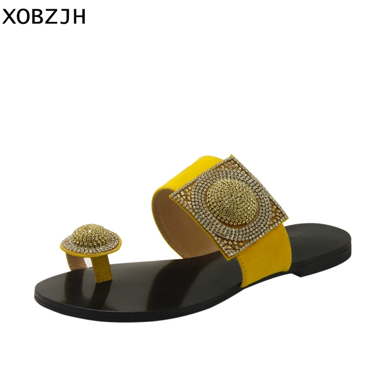 Женская летняя обувь сандалии на плоской подошве фирменный дизайн со стразами