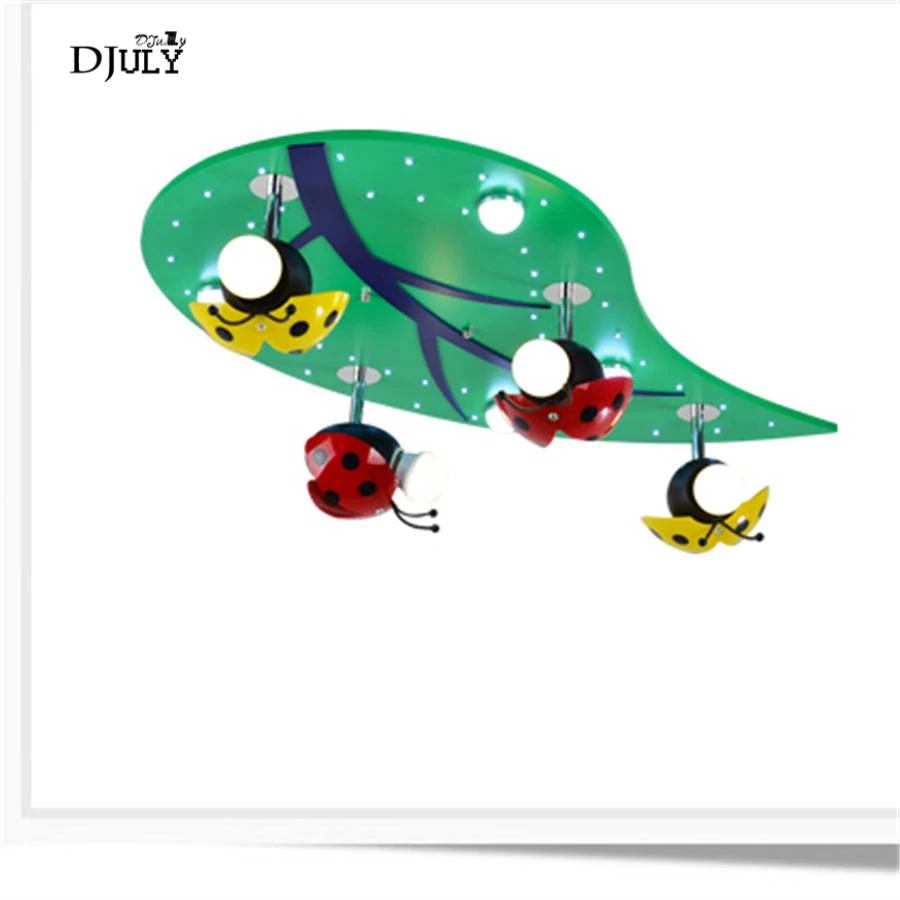 Потолочный светильник в виде божьей коровки из дерева с большим листом для детей