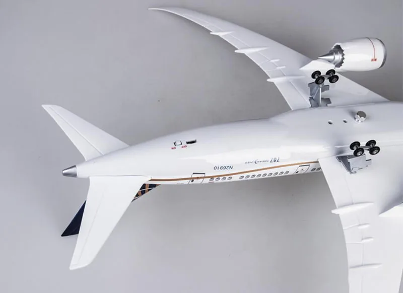 1/130 масштаб 43 см самолет Boeing B787 Dreamliner самолет Американский Юнайтед авиалинии модель светильник колесо литье под давлением пластиковая Смола самолет