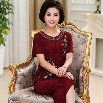 Jujube red Летний модный костюм для женщин среднего возраста, свободные топы с короткими рукавами+ укороченные штаны, большой размер для мамы, комплект из 2 предметов, комплекты одежды для девушек - Цвет: Jujube red