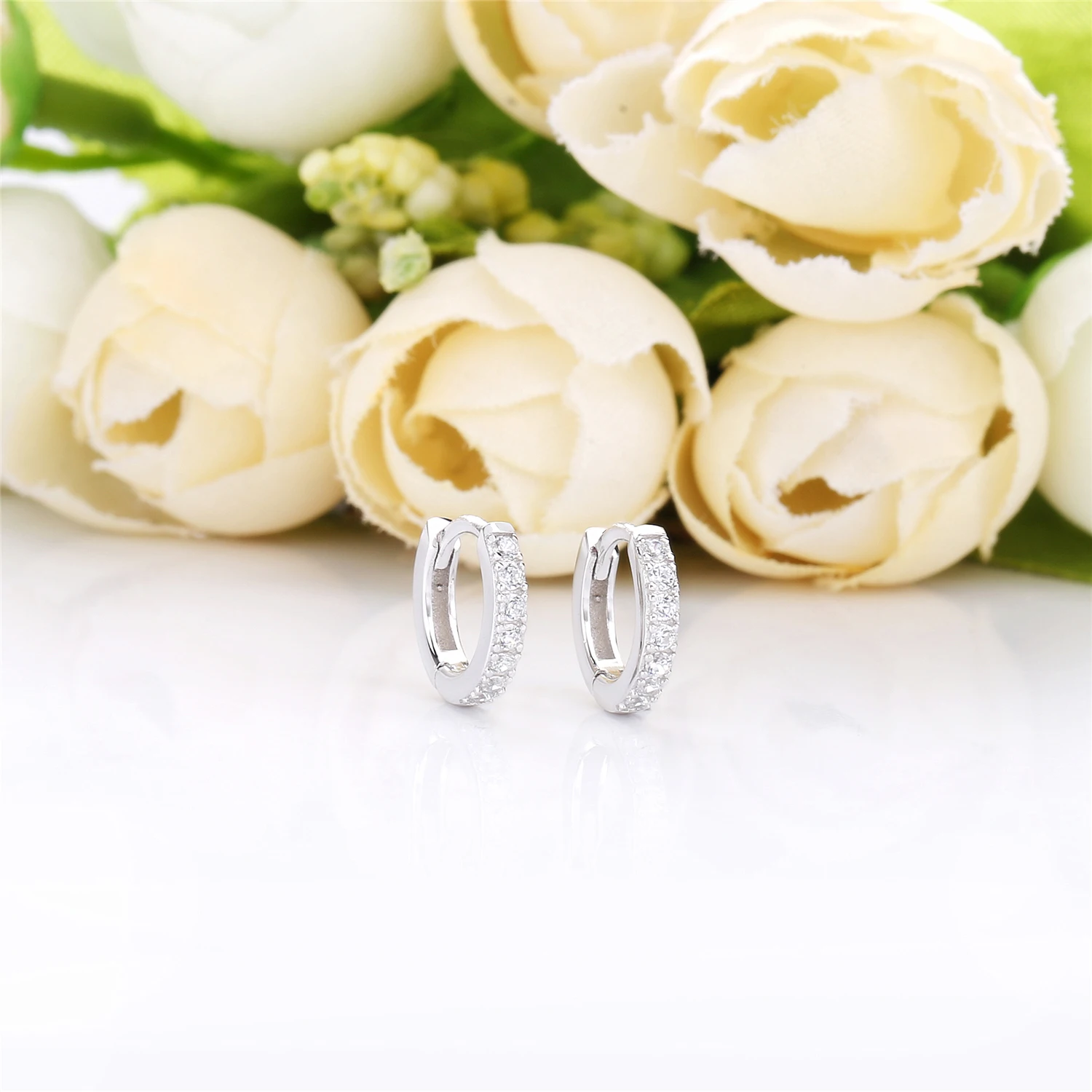 

Slovecabin 925 Sterling Silver Hoop Earring Tiny Clips Ear Jewelry 2 Types Huggie Hoop Earrings with Clear Zircon Crystal