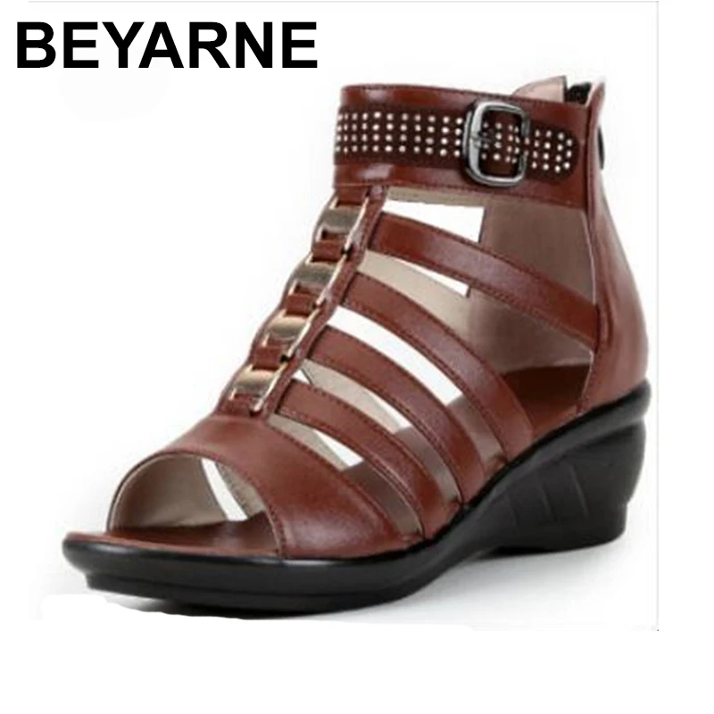 Женские босоножки из натуральной кожи с открытым носком со стразами|Боссоножки и