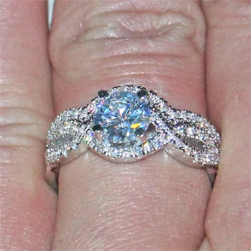 Брендовое ювелирное изделие классический камень 5А циркониевый 10 КТ белое золото