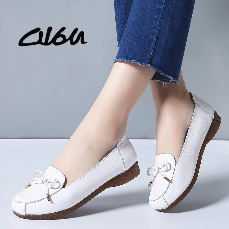 Женские мокасины на плоской подошве O16U черные из натуральной кожи с вырезами и