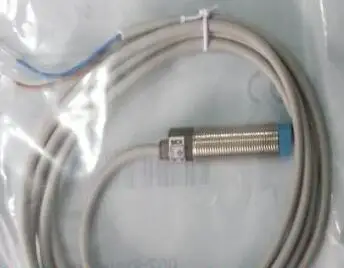 

Switch IM08-04NPS-ZW1 DC three wire PNP normally open sensor