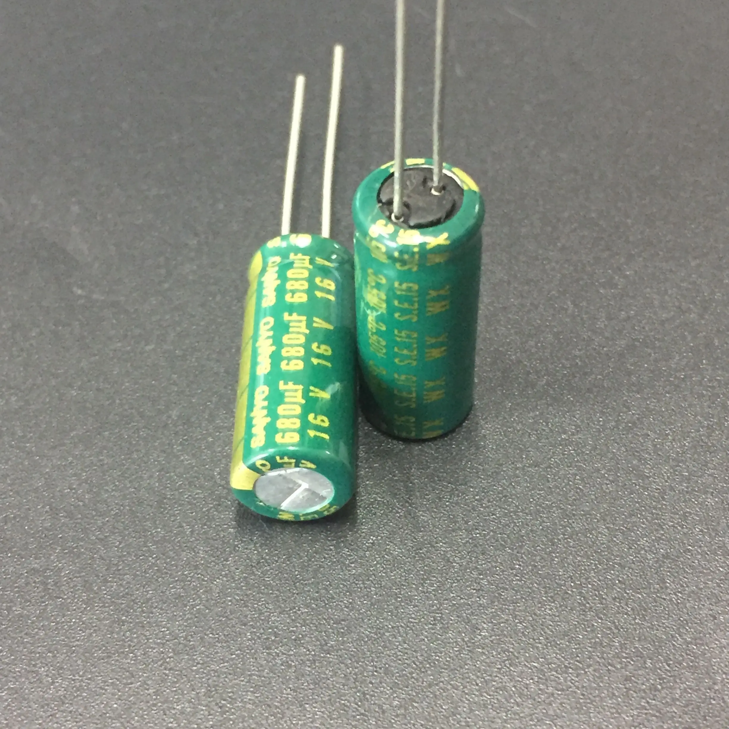 10 шт. 680 мкФ 16V SANYO WX Series 8x20 мм низкое сопротивление 16V680uF материнская плата