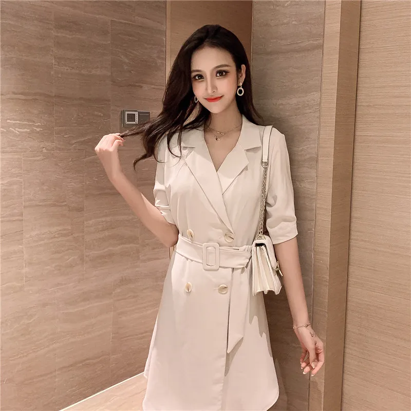 Женское двубортное платье с поясом элегантное однотонное отложным воротником