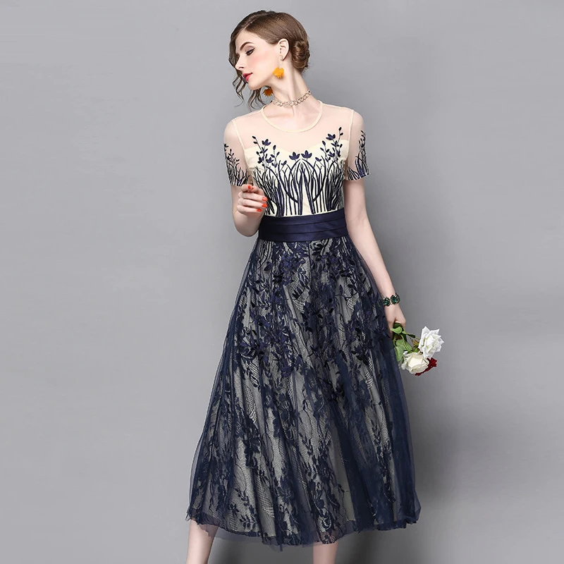 Женское Сетчатое платье с коротким рукавом и вышивкой длинное облегающее до