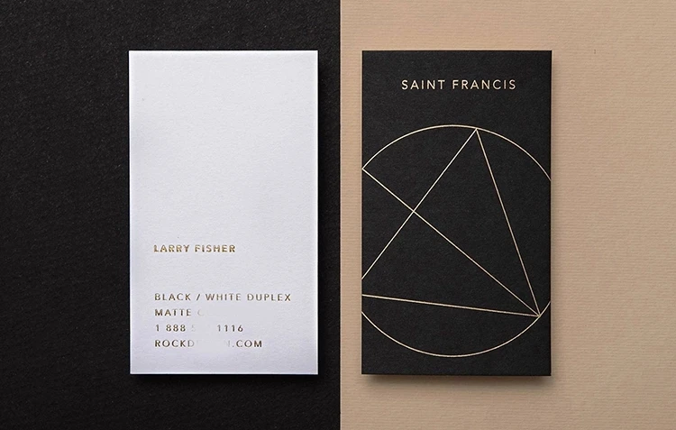 Пользовательские тисненые печатные черно-белые 500gsm матовая визитная карточка