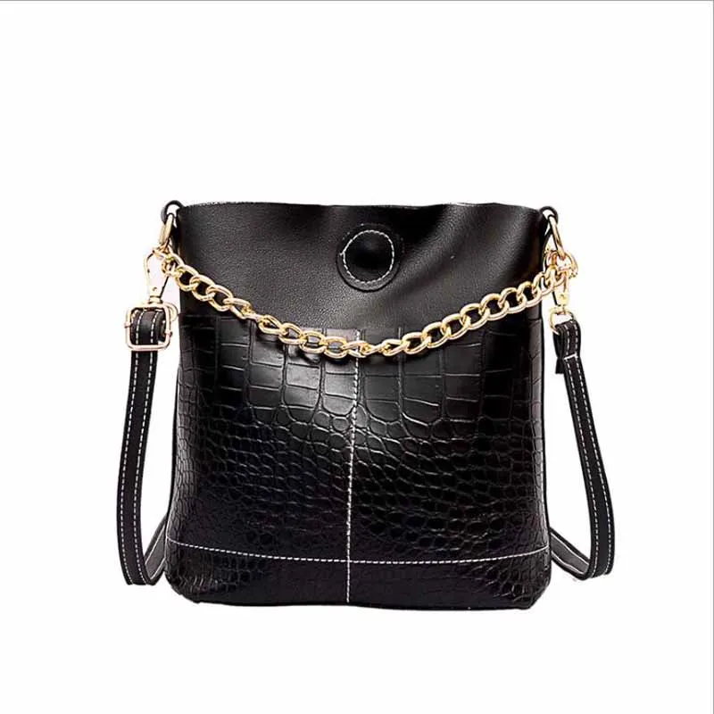 

Famous Brand Luxury Handbag 2019 Women Bag Designer Women's Bag Rivet Chain Messenger Shoulder Bags Female Skull Clutch Velour