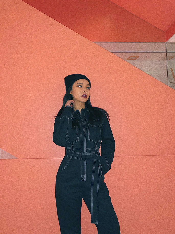 Женский комбинезон с длинным рукавом черный/белый повседневный карманами на