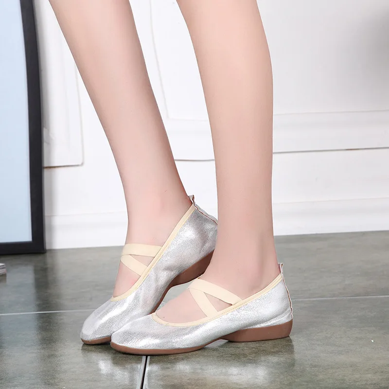 Спортивная обувь с мягкой подошвой Женская золотого и серебристого цвета очень