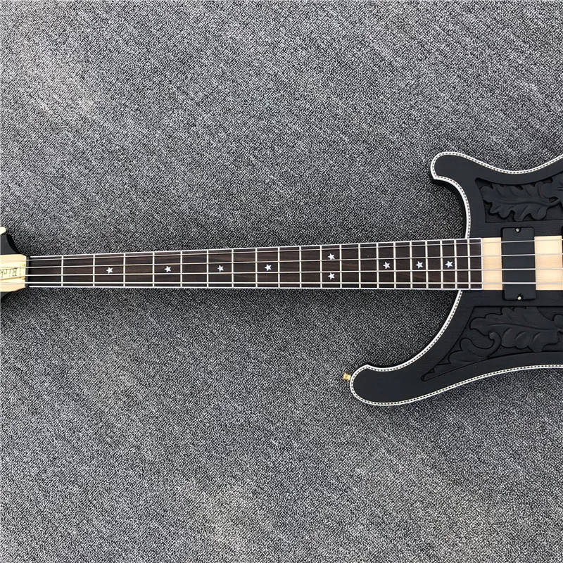 Kaiyun завод настраивает Rickenback 4-string all-body bass гравированные гитары. Золотое изделие. Корпус черного цвета. Черный пикап