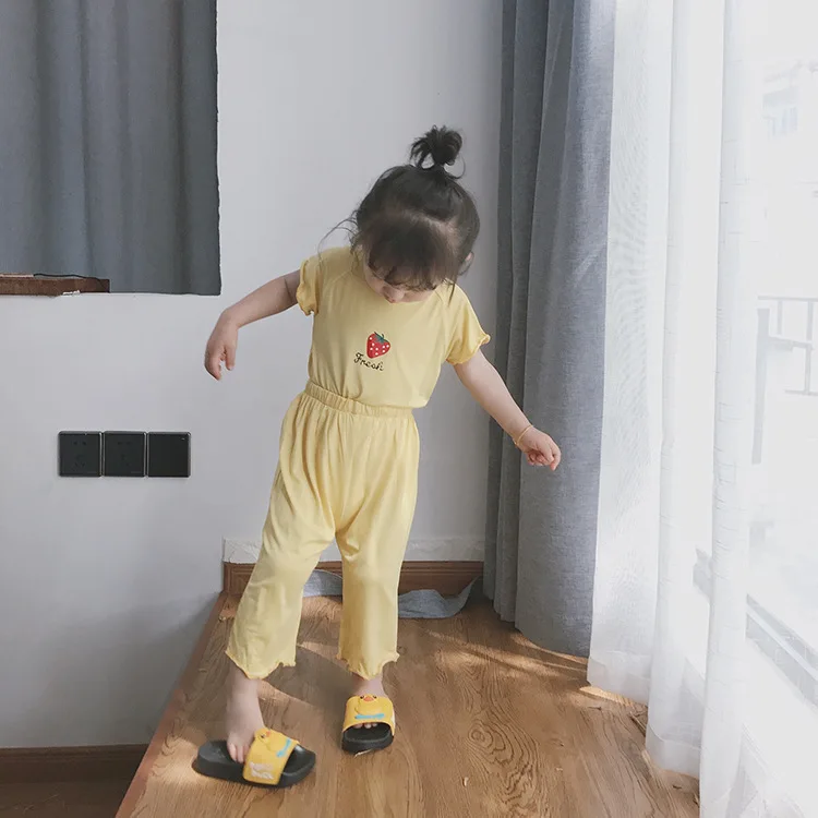 Летние милые пижамные комплекты с принтом клубники для девочек 1-7 лет, Детская футболка из чистого хлопка с короткими рукавами+ штаны, костюмы из 2 предметов