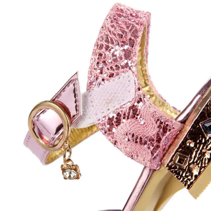 Маленькие детские туфли на высоком каблуке Новинка лета 2019 сандалии для девочек