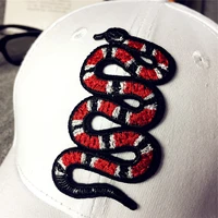 2018 new snake with embroidered patches fashion applique lron on patch for clothes bags diy decal apparel accessory 2pcs