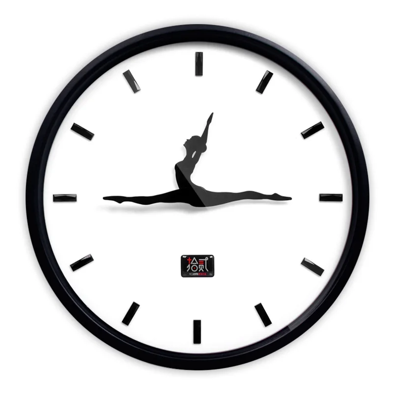 Настенные часы круглые простые металлические черные/белые кварцевые с