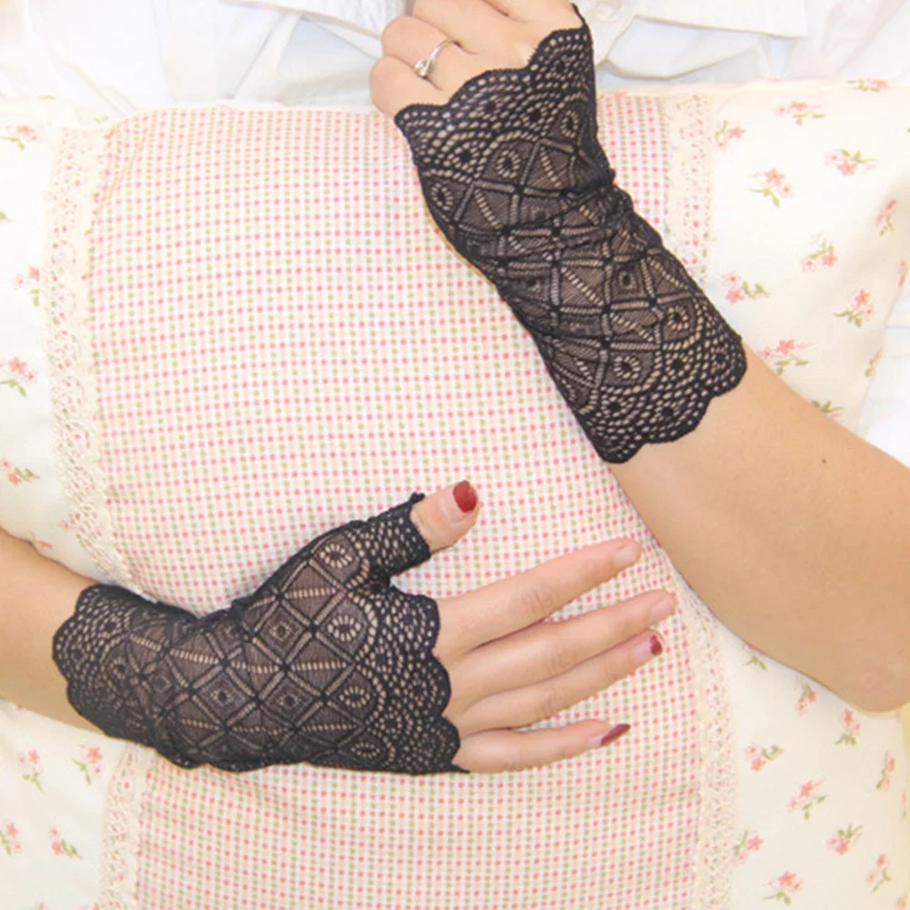 

1 Pair Charming Sunscreen fingerless Gloves Driving Anti-uv Lace Party Gloves For Woman Girl