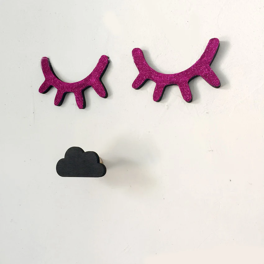 A pair Cute wood eyelash wall Boreal Europe style Eyelash stick Children room cartoon Creative background Wall stickers | Дом и сад