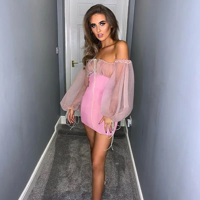 Женское вечернее платье розовое мини без бретелек с открытыми плечами лето