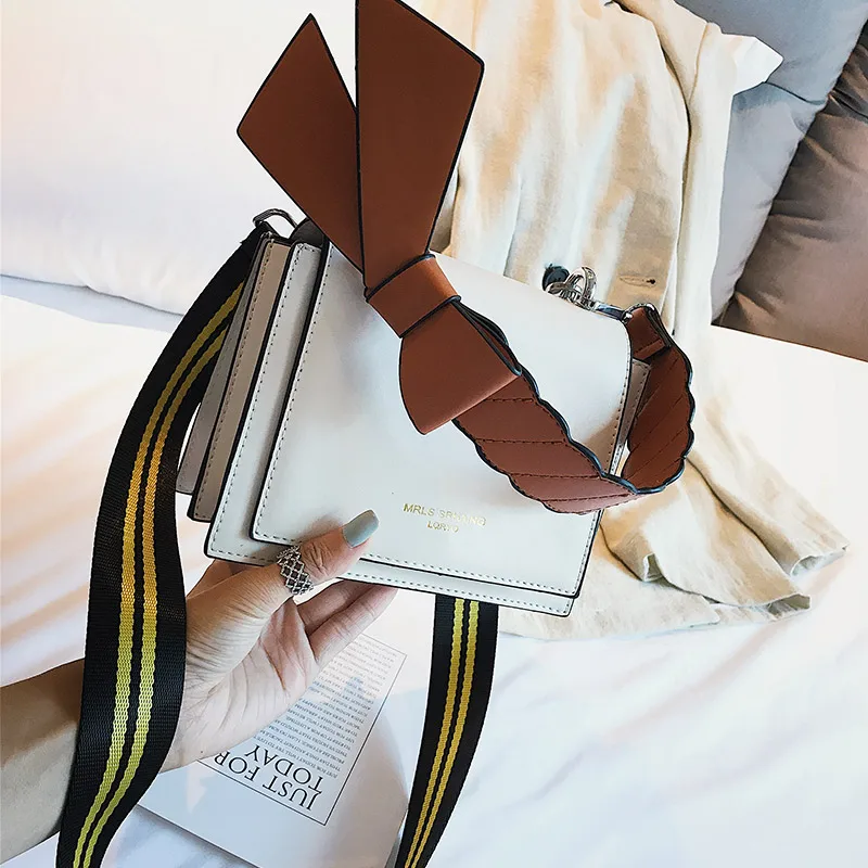 Маленькая квадратная сумка через плечо в стиле ретро с широким ремешком 2019 |