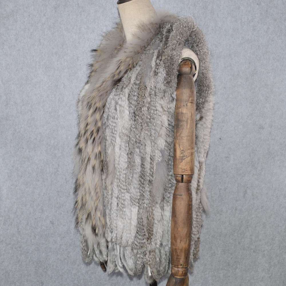 Женский вязаный жилет с кисточками праздничный из 100% натурального кроличьего