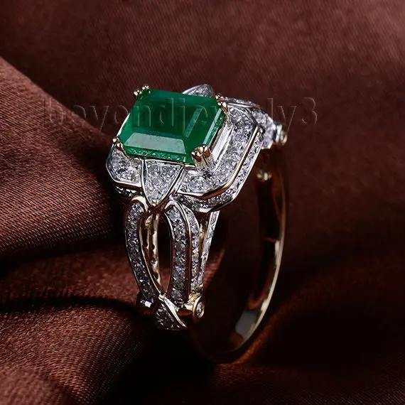 Женское кольцо с изумрудом винтажное обручальное из желтого золота 14 карат 7x9