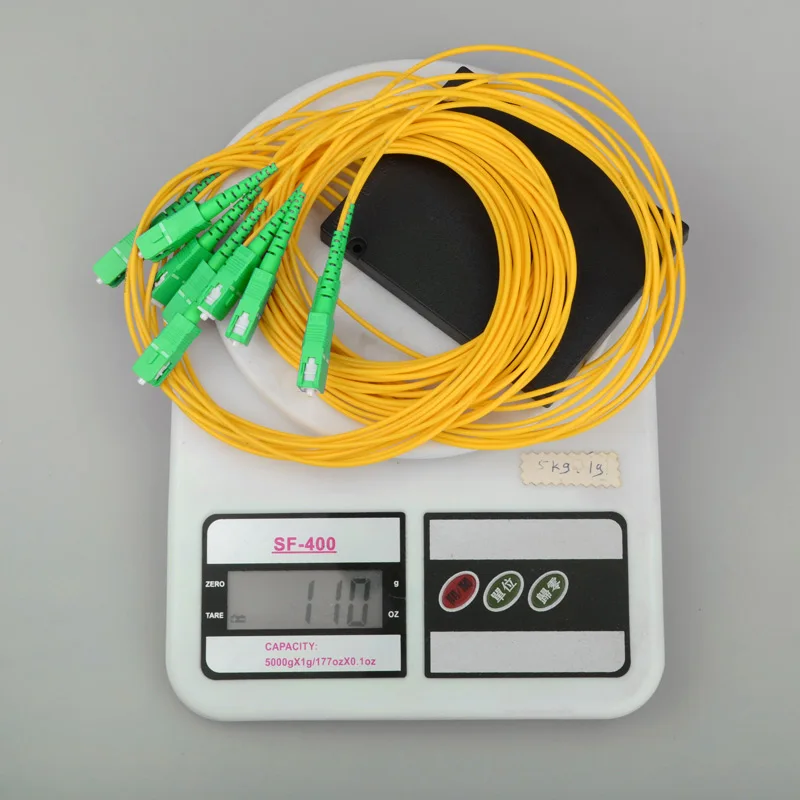 SC APC PLC 1 : 8 распределитель Волоконно Оптический ABS Box FTTH Разделитель с 1X8 кассетным