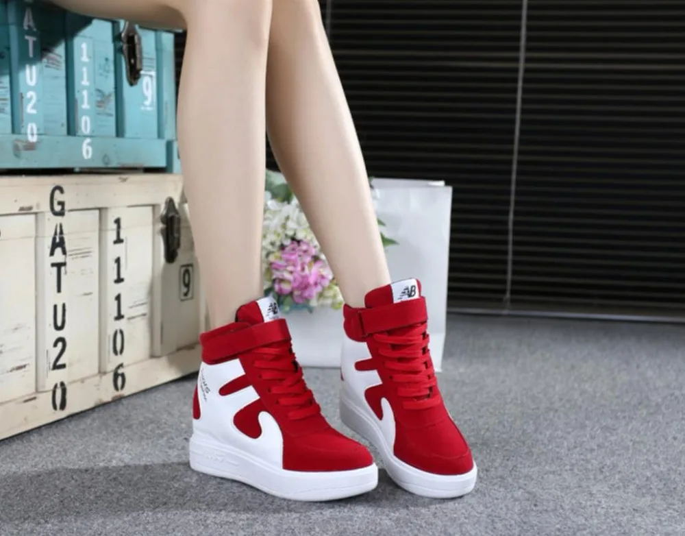 Женские туфли на очень высоком каблуке 8 см белые вечерние платформе со шнуровкой