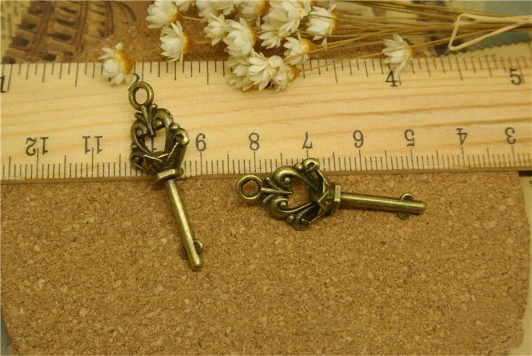 Wholesale 20 Pieces/Lot 36mm*9mm Delicate Antique Bronze 3D Crown Heart Key Charms Pendants |