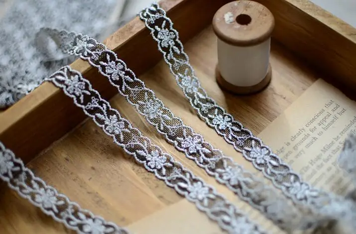 Вышитая белая с черным венецианским кружевом 5 метров рукоделие швейное ремесло