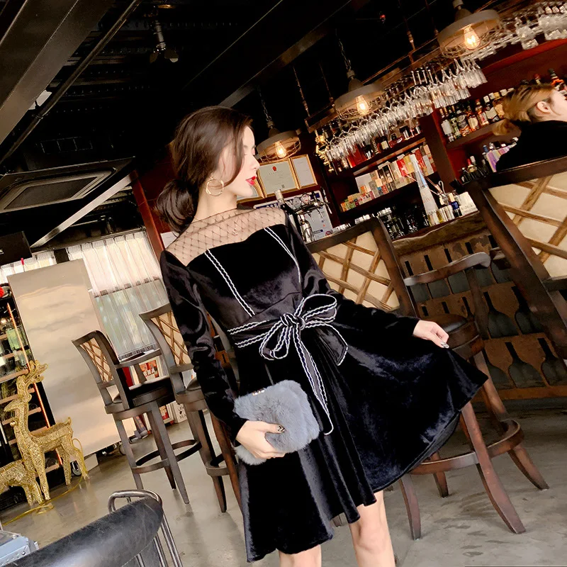 Женское бархатное платье трапециевидной формы элегантное с прострочкой из