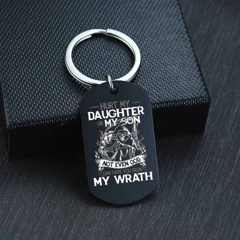 Персонализированные брелоки с собачьими тегами навредят моей дочке или моему