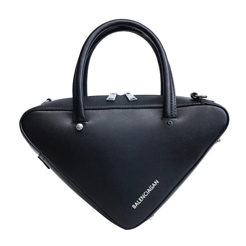 Летние треугольные мини сумки через плечо трендовые однотонные на молнии модные