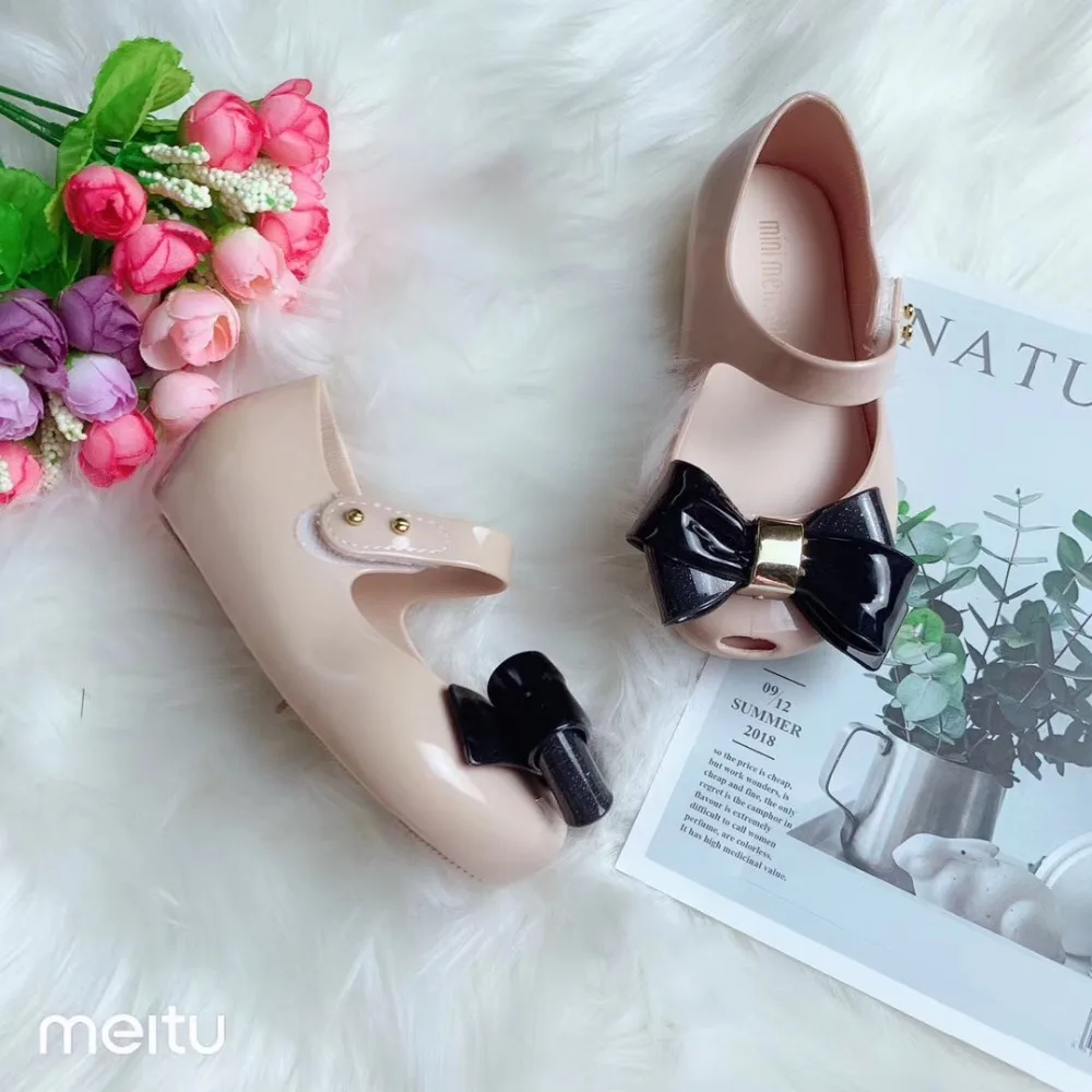 Mini Melissa/Новинка года; оригинальные прозрачные сандалии для девочек; детские сандалии с бантом; детская пляжная обувь; нескользящая обувь для малышей